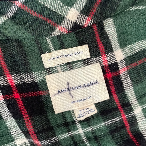 American Eagle  AHH-MAZINGLY SOFT Boyfriend fit plaid flannel SZ small Petite - Picture 2 of 6